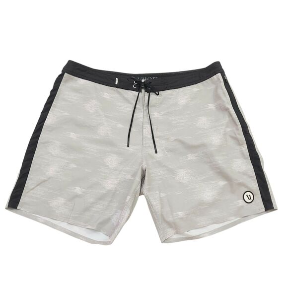 Vuori Peak Board Shorts Mens 34 Gray Swim Trunks Beach Travel Pool Outdoor - Picture 1 of 12